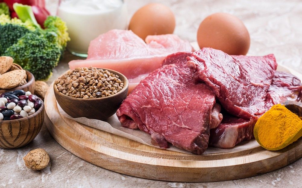Thoái hóa xương khớp nên kiêng đạm động vật và thịt đỏ để giảm viêm.