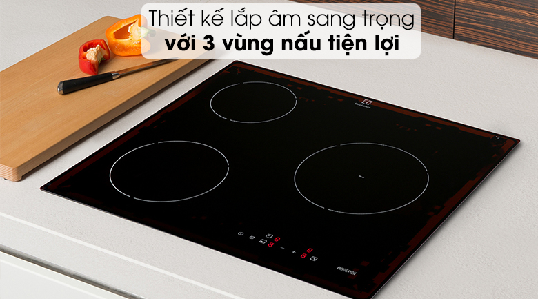 Bếp từ 3 vùng nấu.